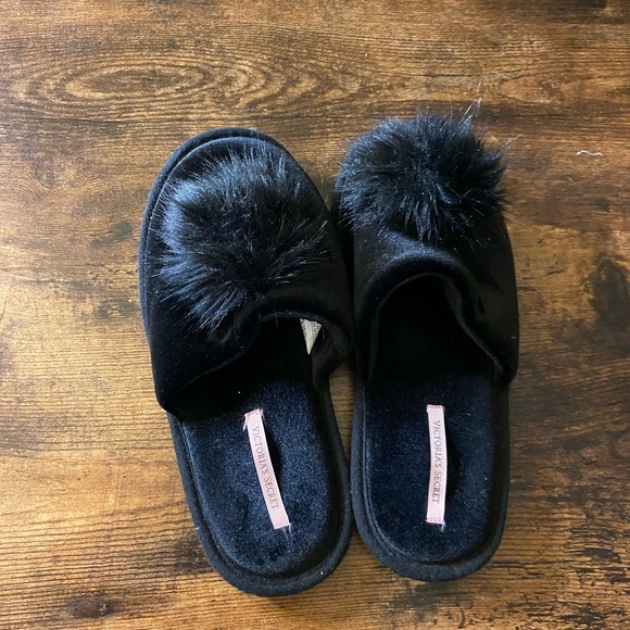 Slippers - Picture 1 of 2
